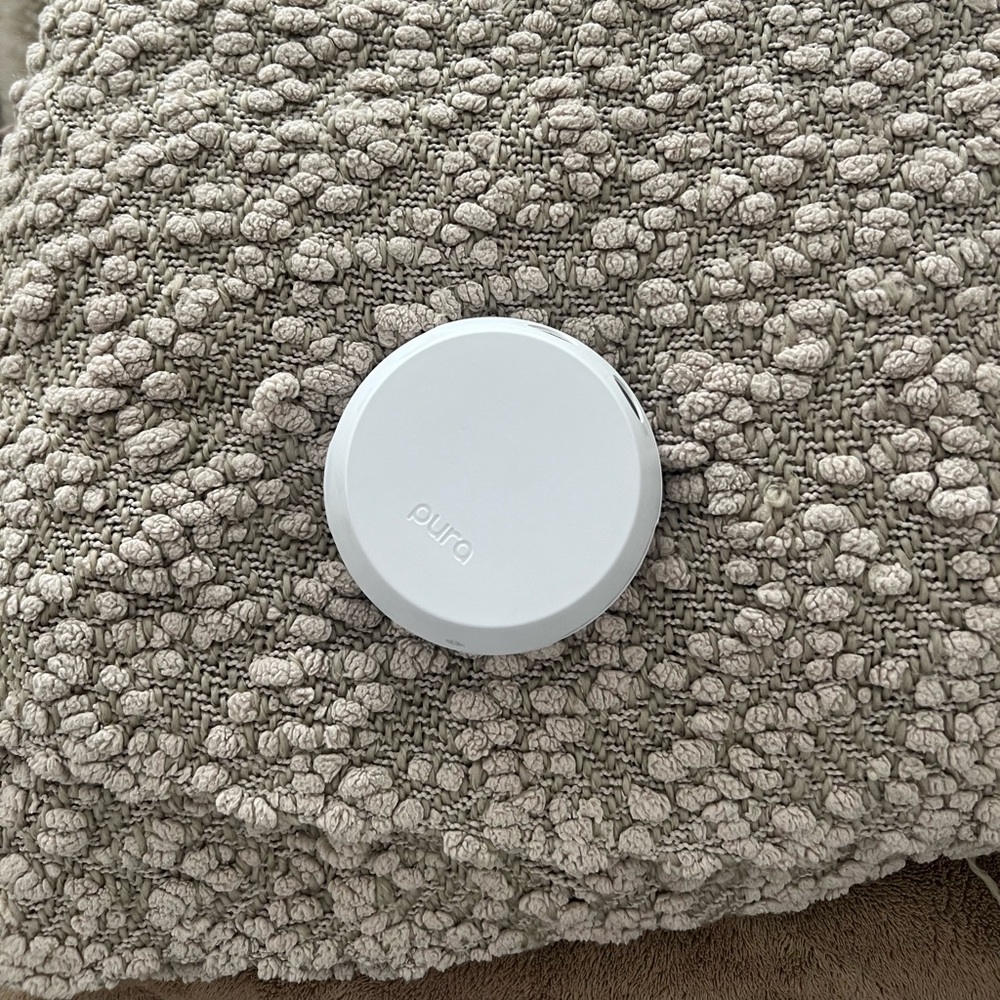 Pura ( includes a fragrance )